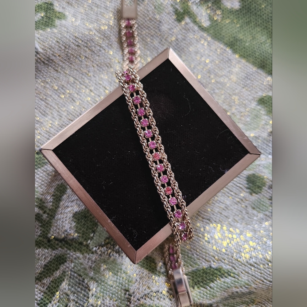 2/$30 Vtg Gold Tone Pink Stones Bracelet